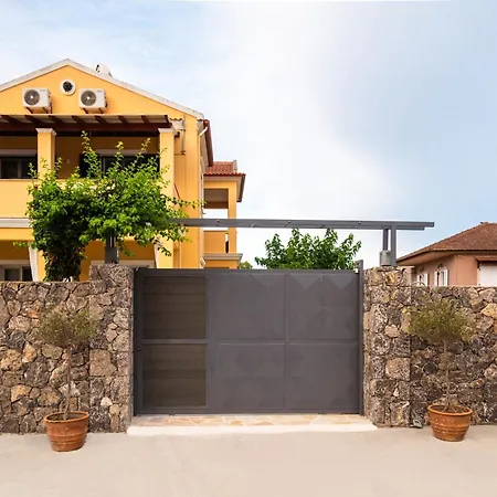 Vila Casa Dell Petrití